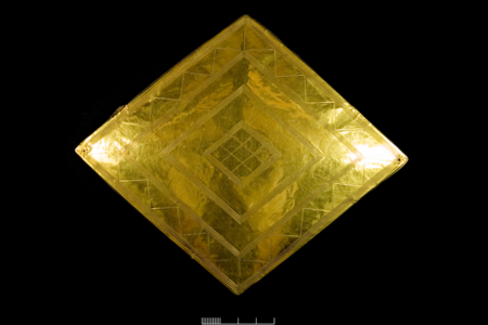 Gold from the time of Stonehenge (Bronze Age Collection at the Wiltshire Museum)